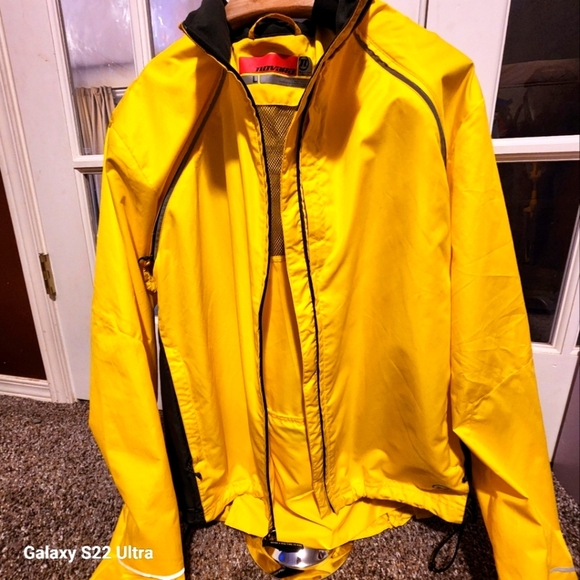 NOVARA Yellow Thin coat with Water-Resistant Material Like New - Picture 1 of 3